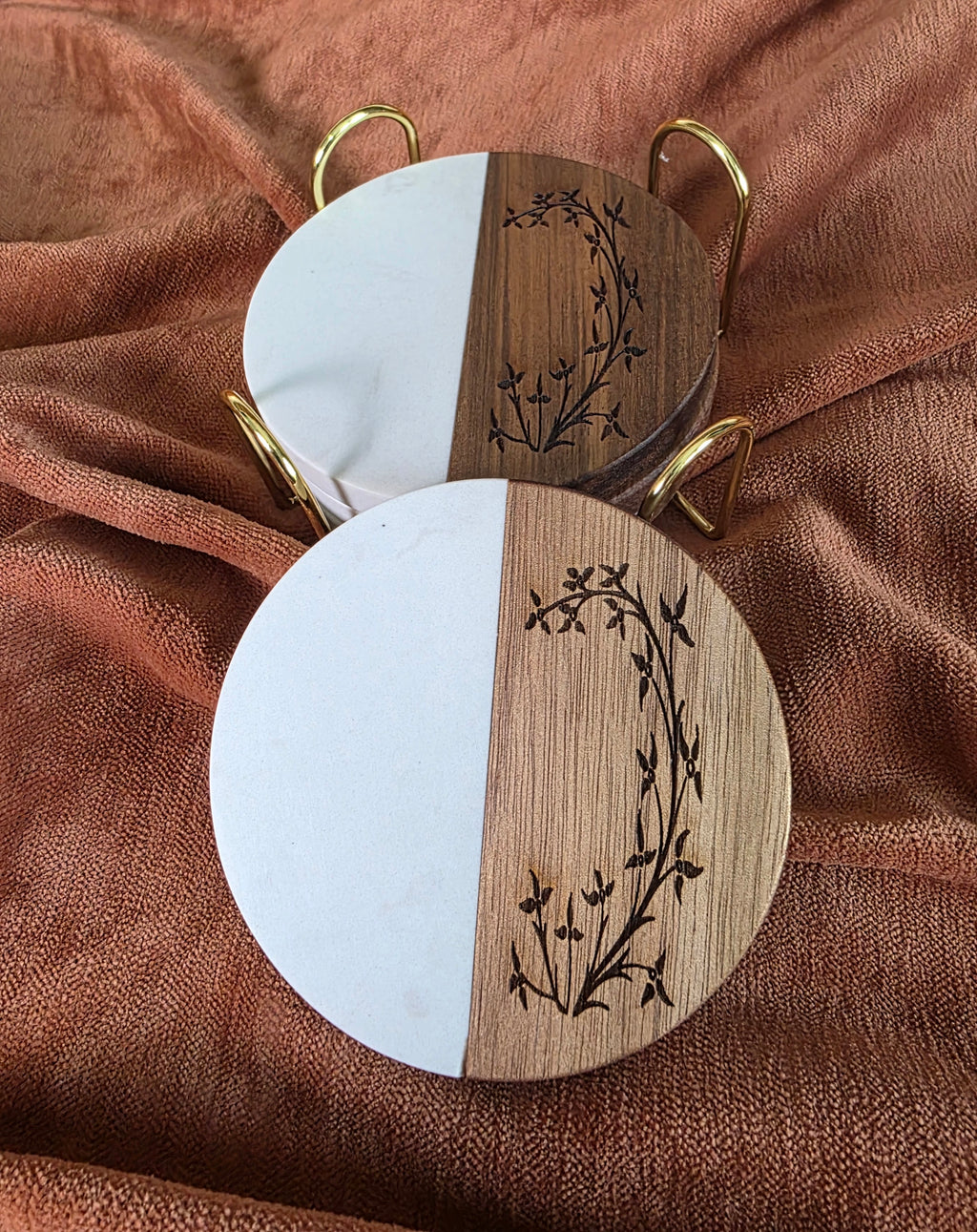 Round Wood & Marble Coasters – Engraved Arch of Flowers