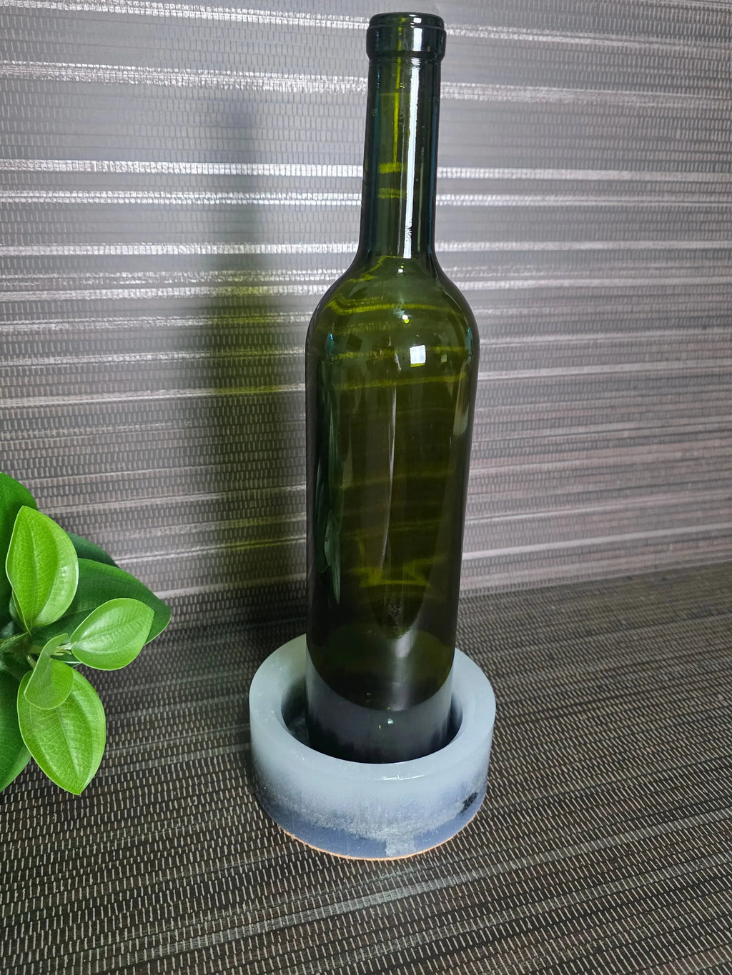 wine bottel coaster, catches drips