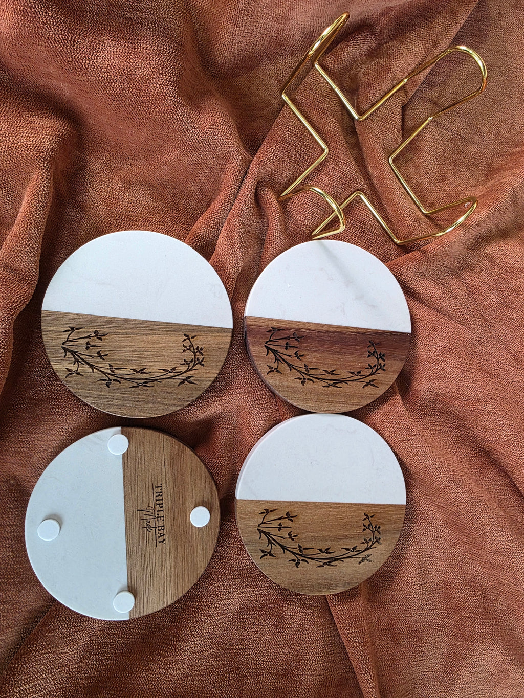 Round Wood & Marble Coasters – Engraved Arch of Flowers