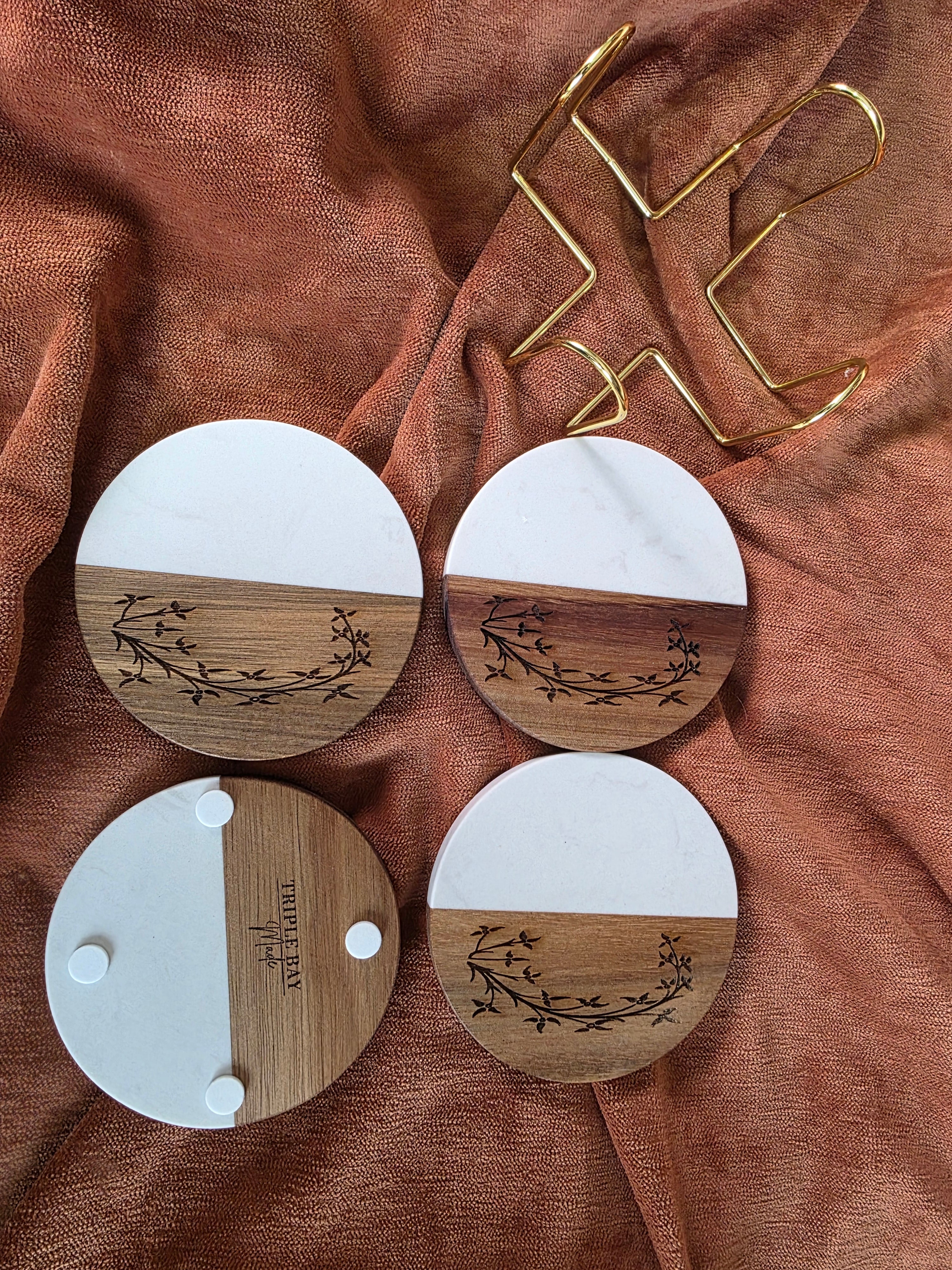 Round Wood & Marble Coasters – Engraved Arch of Flowers
